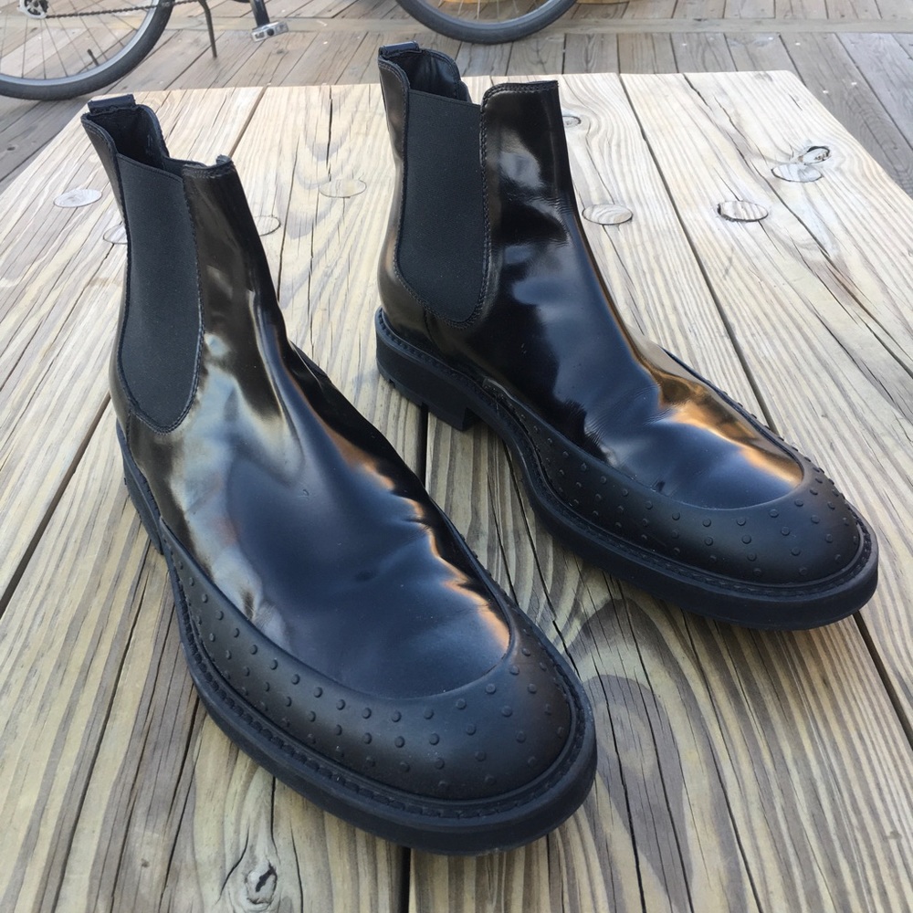 Tod’s Men’s Gommino Chelsea Ankle Boots SZ 11.5 (12.5 US) in Black. Never worn.